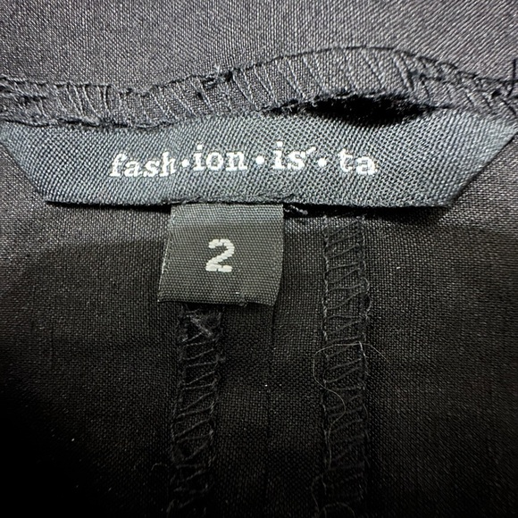 🛍️ Fashionista gorgeous skirt size 2 black with gold color accented. - Picture 8 of 8